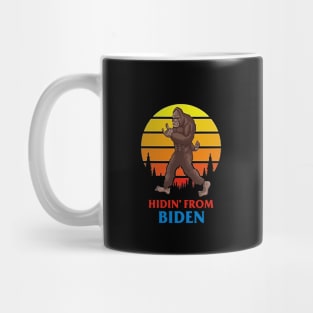 hidin from biden - vintage Mug